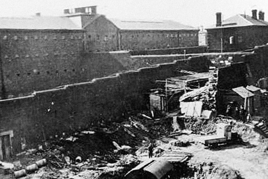 The 1929 dig at Melbourne gaol revealed prisoners' remains and became a 'free-for-all'