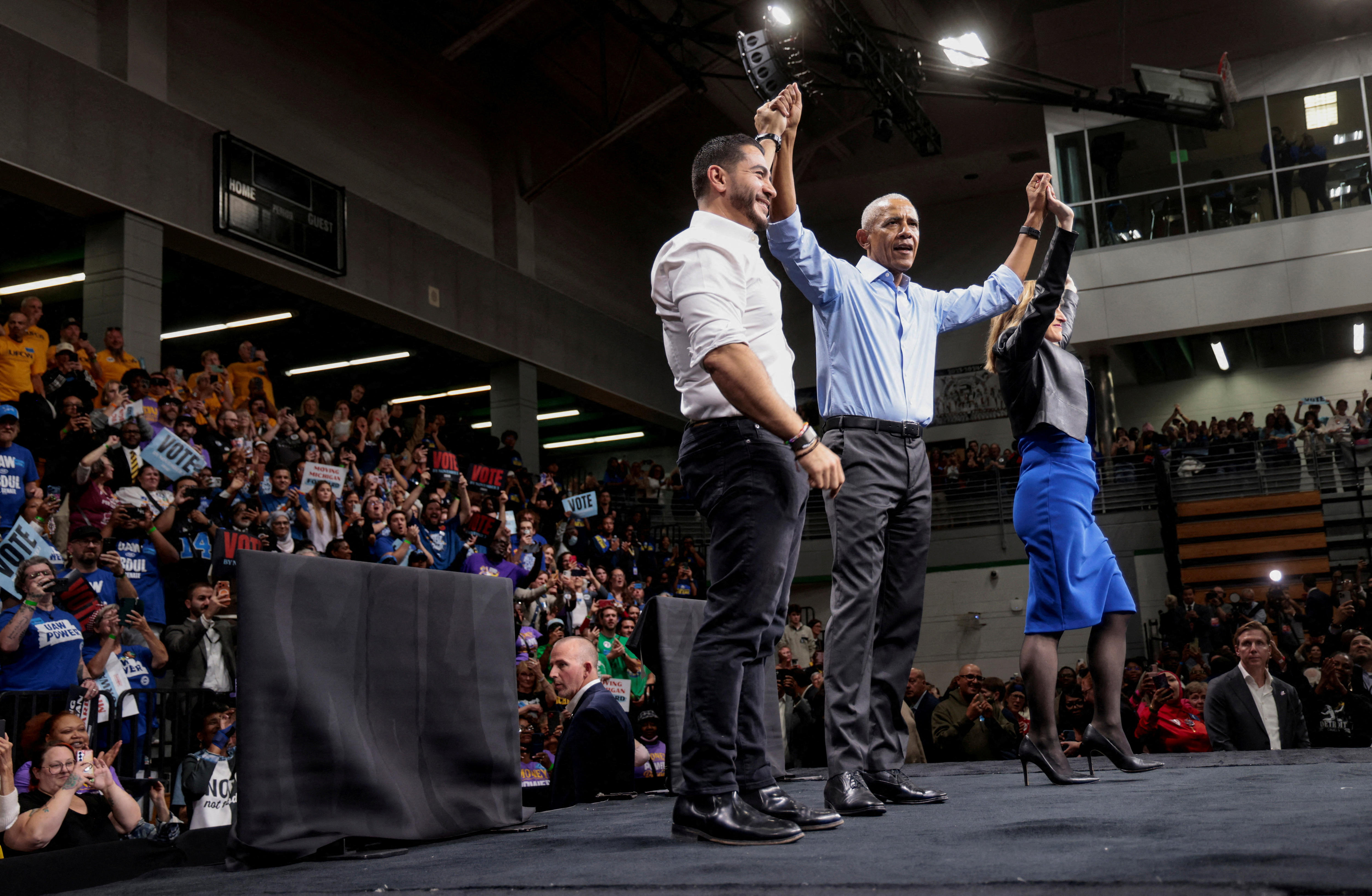 Donald Trump labels Obama 'incompetent' in post rally retaliation