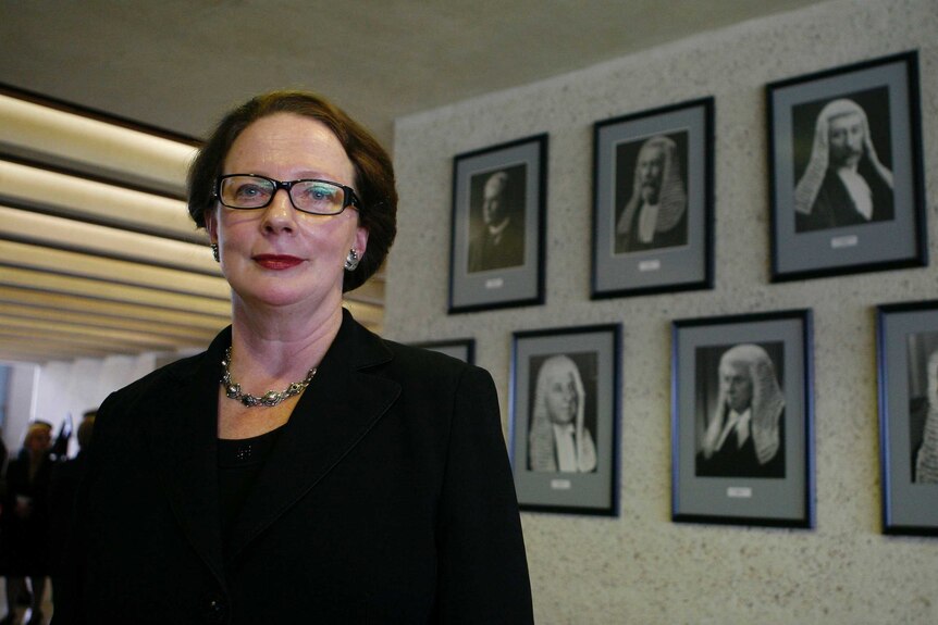 L'avocate Susan Kiefel après avoir prêté serment en tant que juge de la Haute Cour de Canberra.