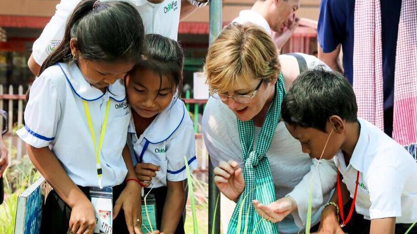 Senator Linda Reynolds at a Cambodian school