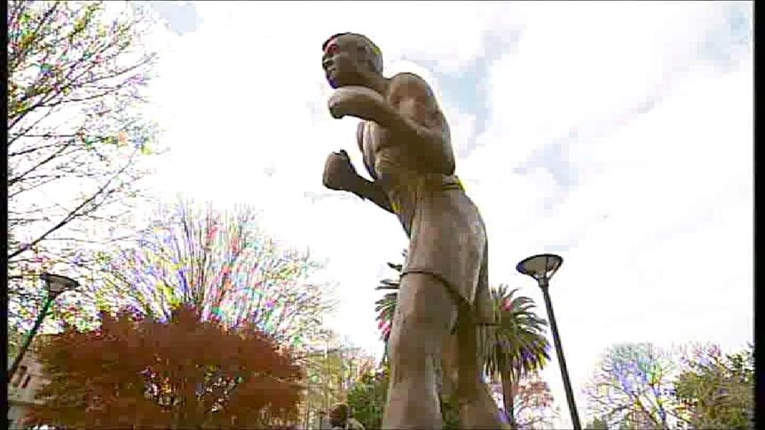 Boxing legend Rose honoured with statue
