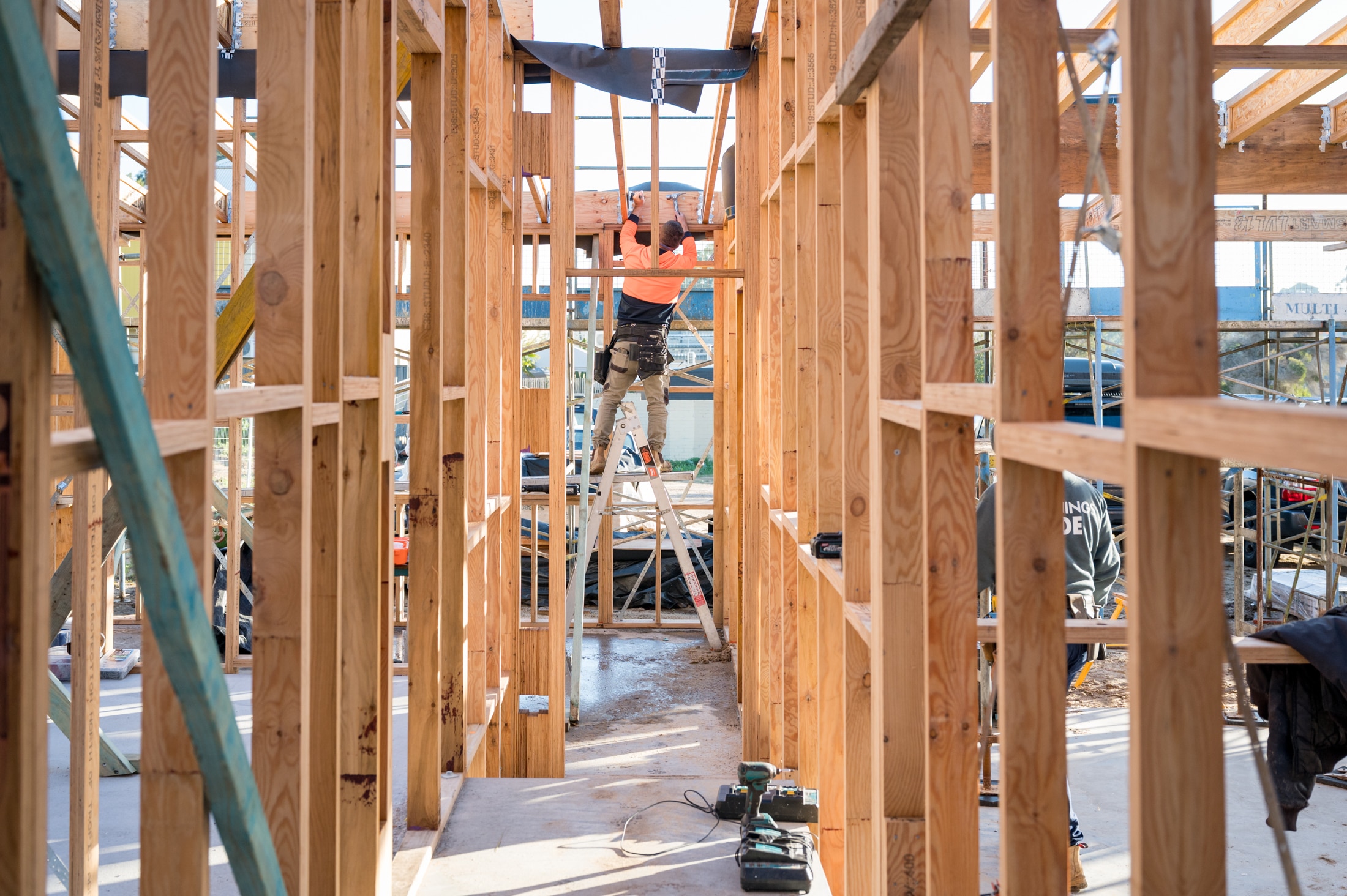 ワシントン州のカップルは住宅危機のさなか、どのようにして建設時間を半減させたのか