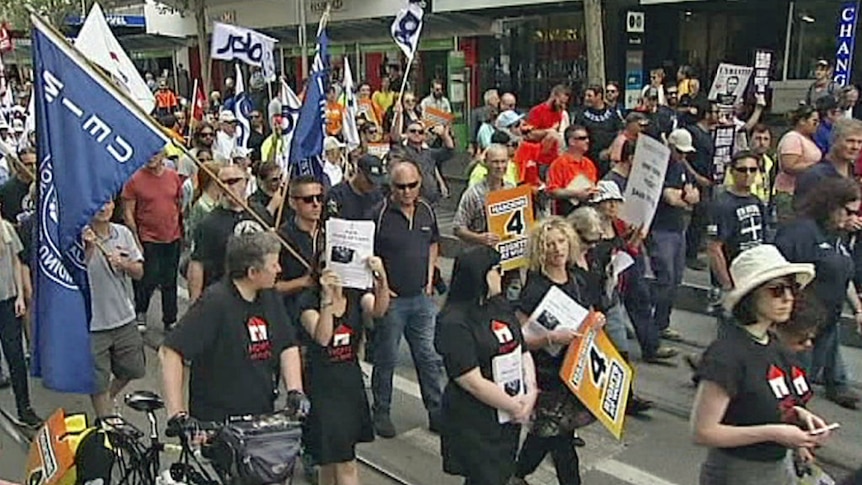 Rallying workers bring traffic to a standstill in Melbourne
