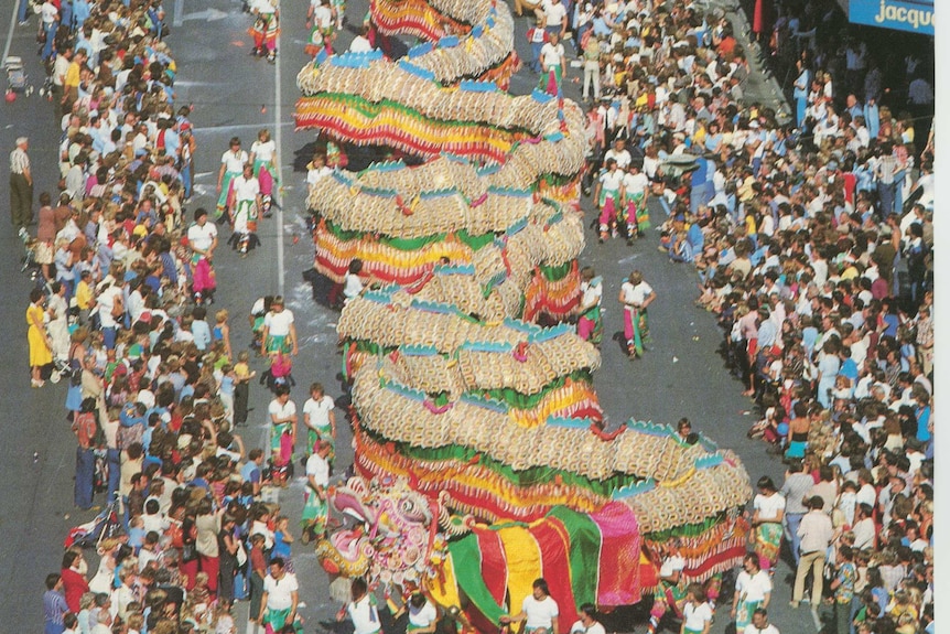 A photo of Sun Loong at full length parading in the 1980s in Bendigo Easter fair.