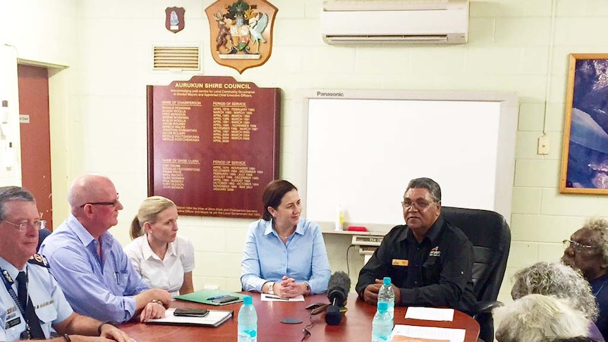 Ms Palaszczuk met Mayor Dereck Walpo and councillors.