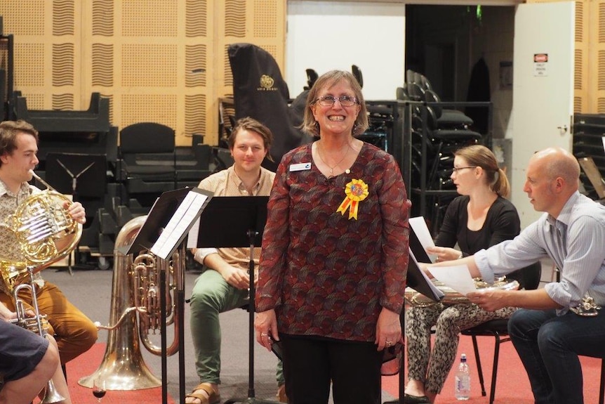 The ASO perform on Alison's last night as President, a role she will "miss terribly"
