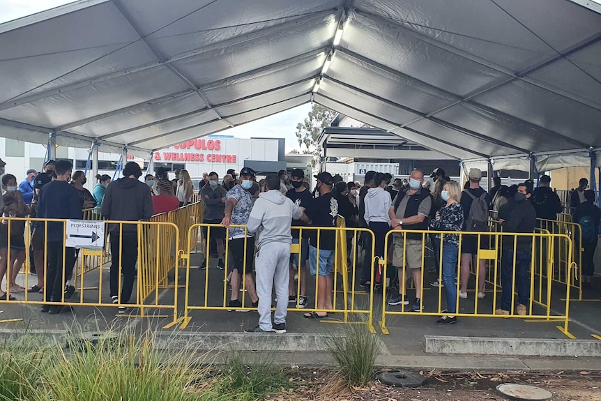 A photo of people lining up to be tested for coronavirus in Shepparton on October 15, 2020.
