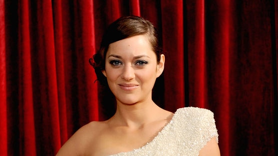 Marion Cotillard looks white hot at the SAGs