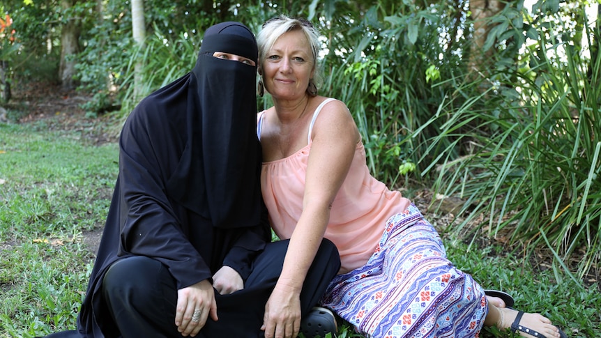 Muslim woman Amber Rashidi and her mother Vikki Crook