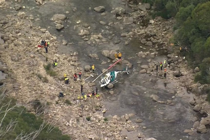 Cinq survivants à l'écrasement d'un hélicoptère dans les Snowy Mountains