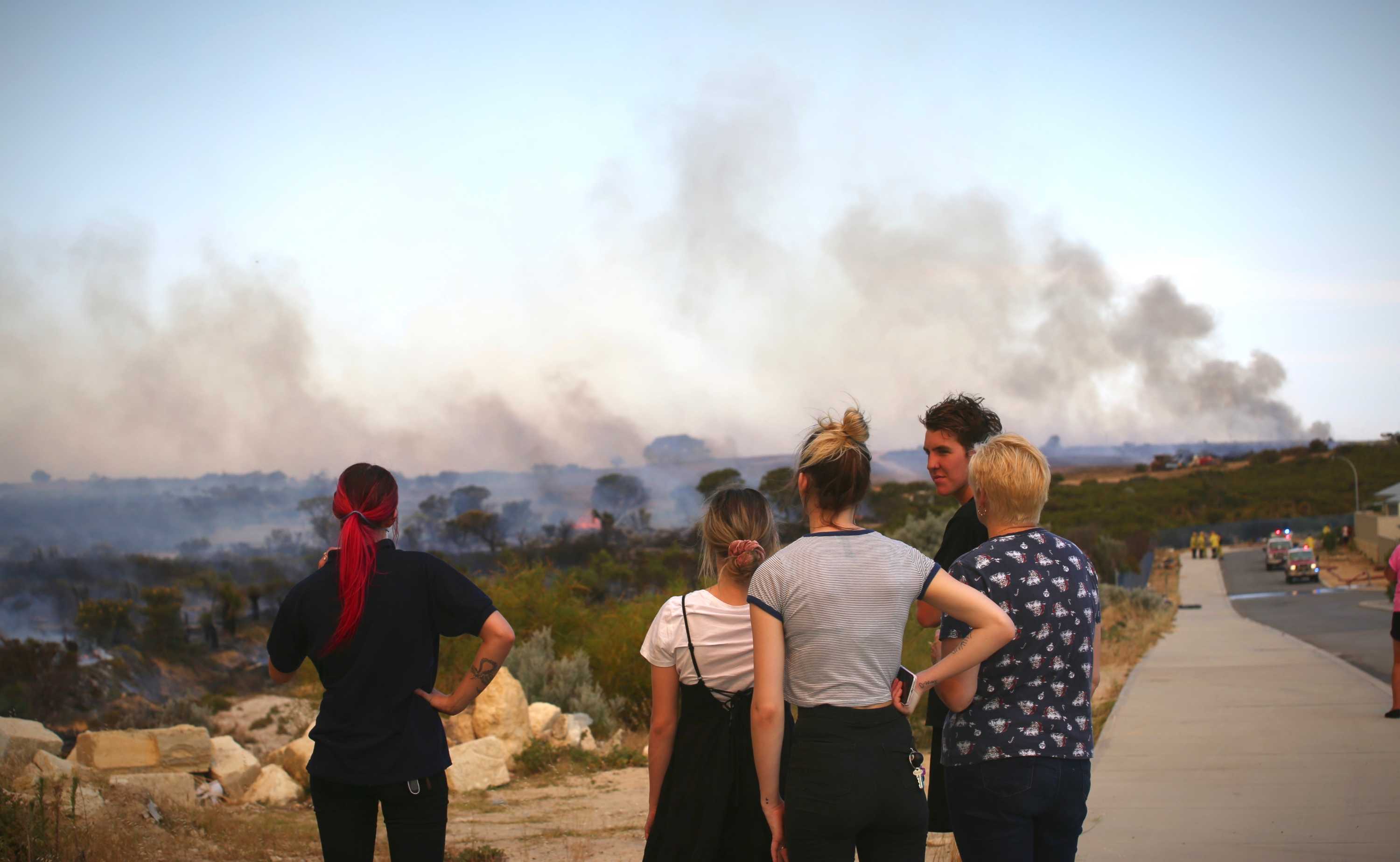 Perth Bushfire Emergency Continues As Firefighters Spend A Fourth Day ...