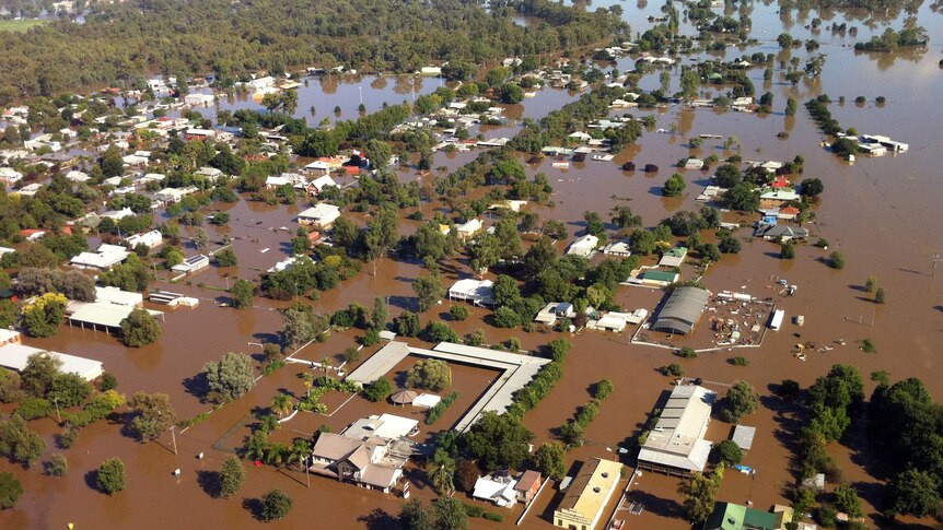Floodwaters fill the northern suburbs of Wagga Wagga.