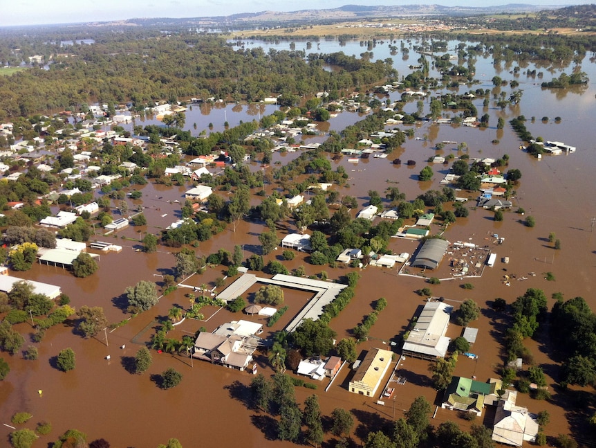 Floodwaters fill the northern suburbs of Wagga Wagga.