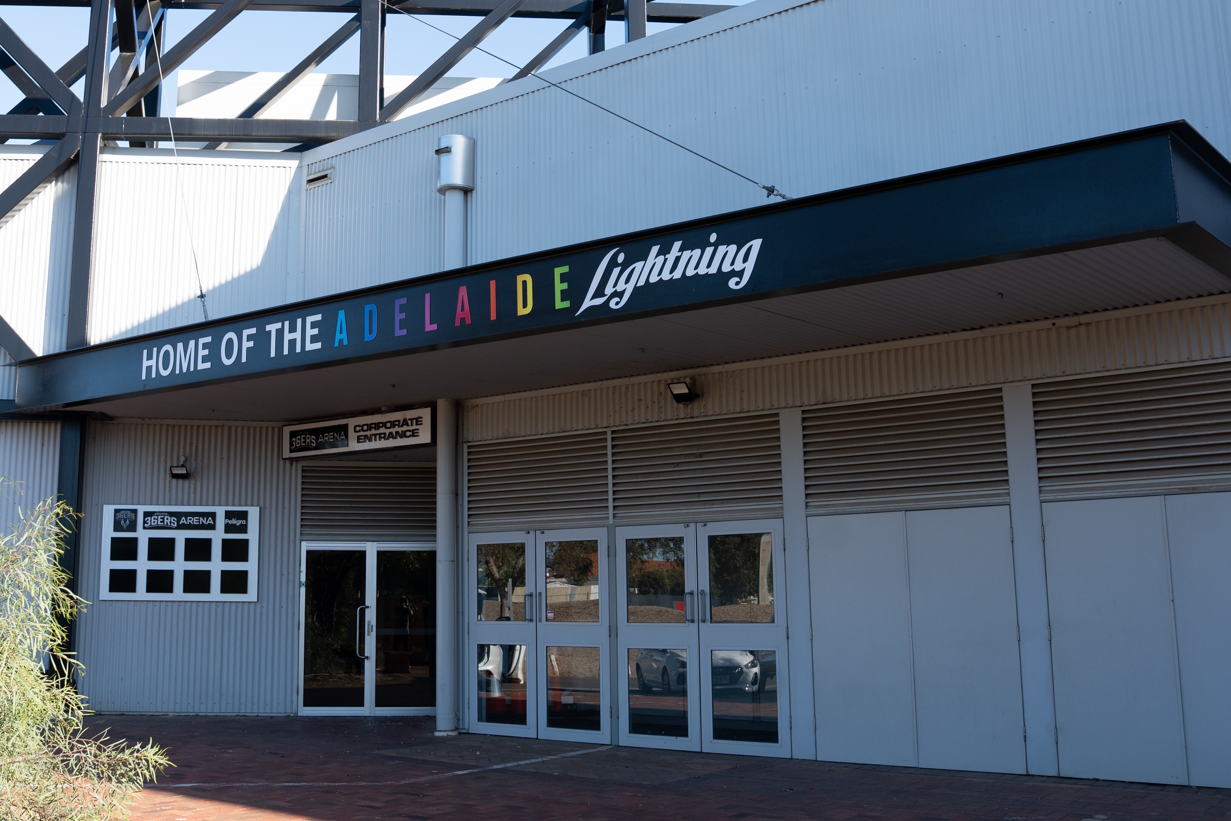 WNBL team Adelaide Lightning bought by group of SA investors including Drakes Supermarkets