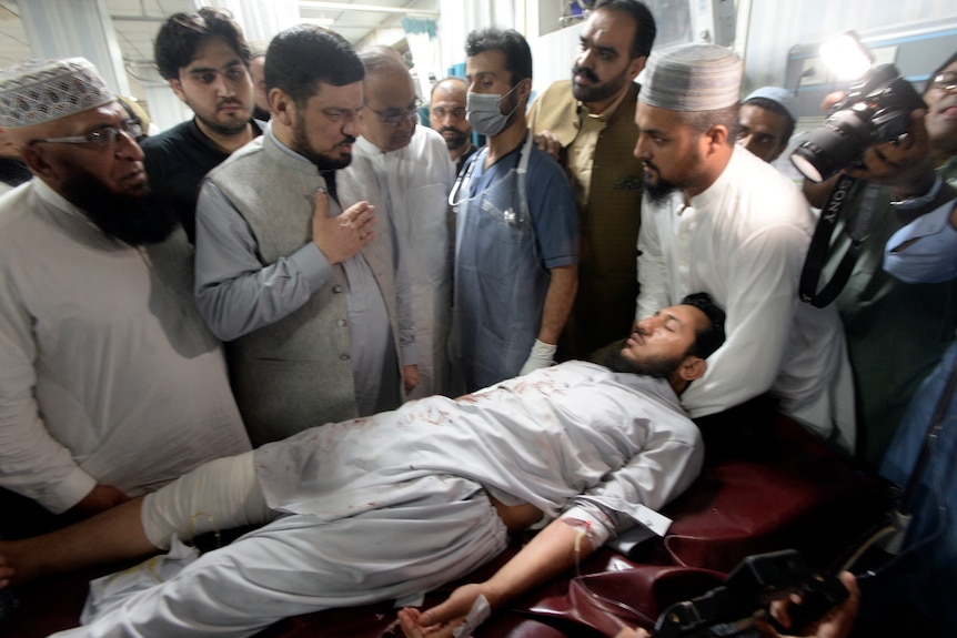 Injured person at the Pakistan bomb attack