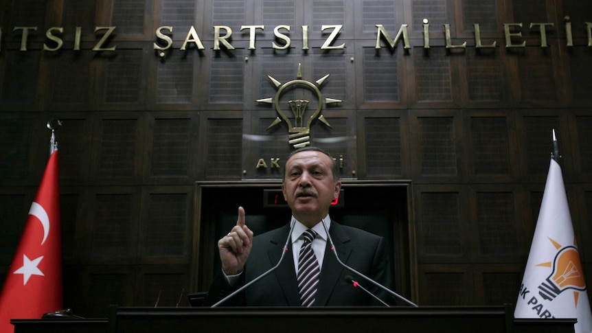 Erdogan addresses parliament