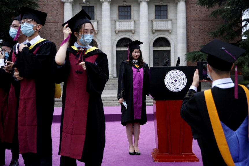 清华大学是2023年亚洲排名最高的世界学术大学。