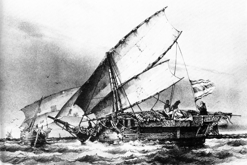 Gambar berwarna hitam putih memperlihatkan kapal dengan layar sedang terombang ambing ombak di lautan