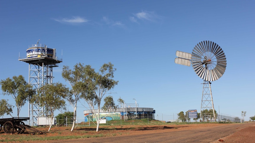 The windmill that welcomes tourists to Boulia