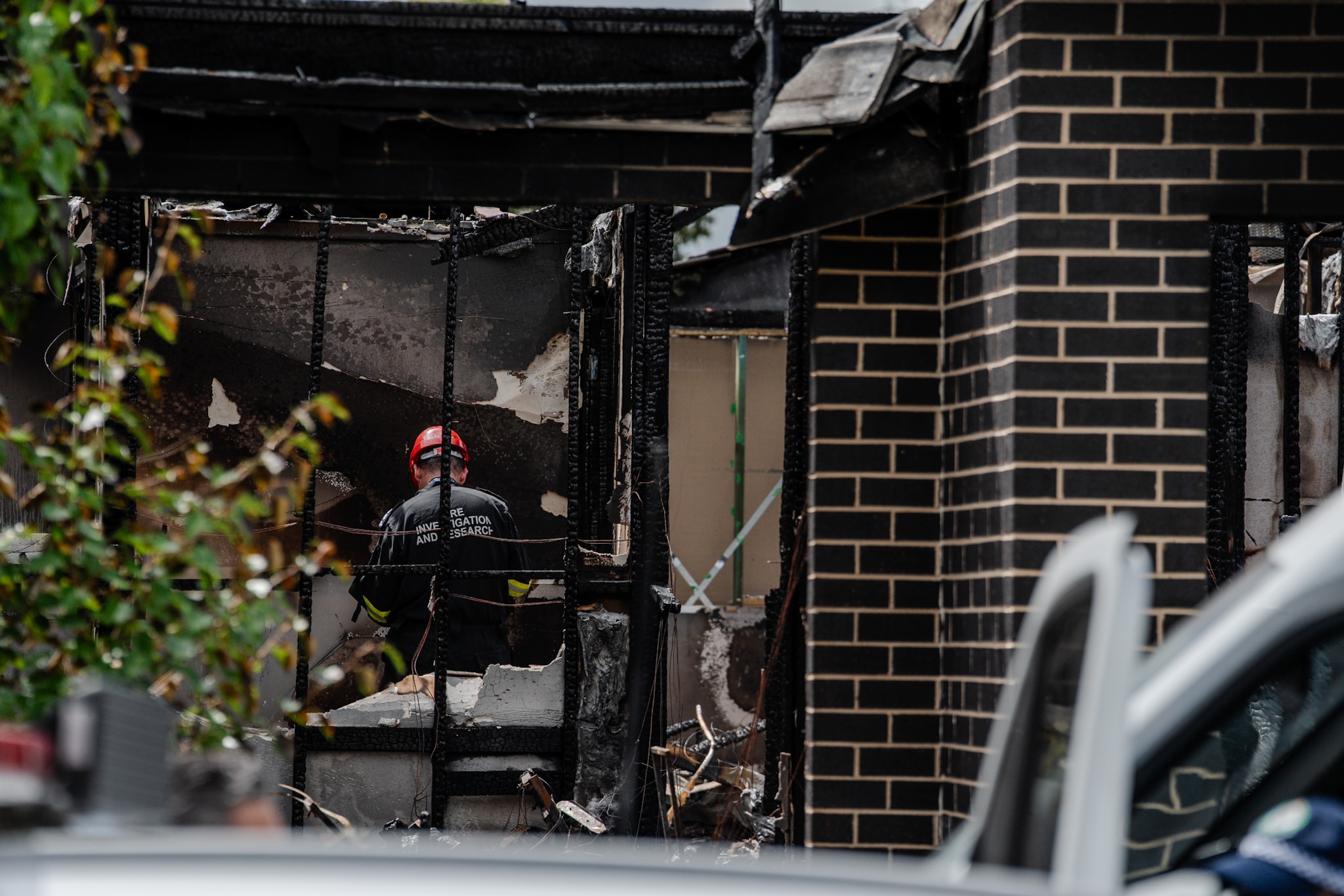 Restos do incêndio na Fazenda Primavera 030125