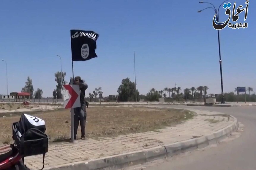 Islamic State flag in Ramadi