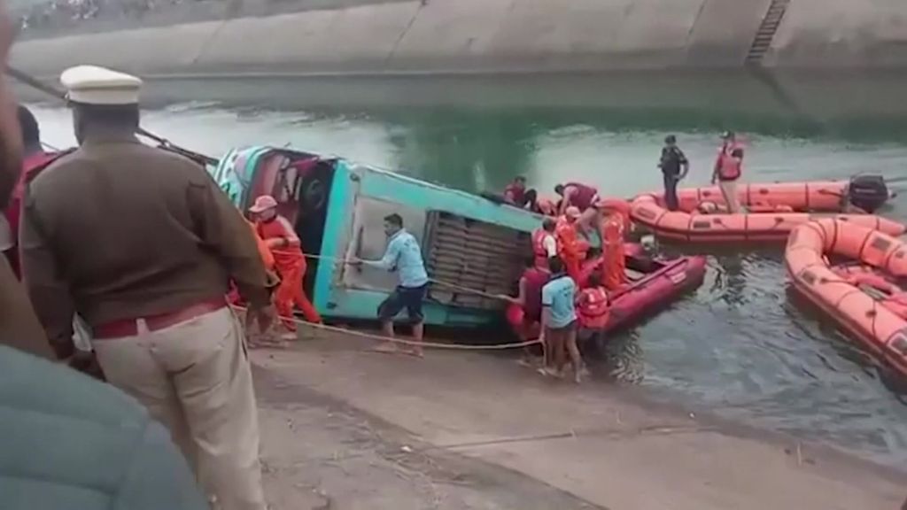 At least 40 dead after bus plunged into canal in India - ABC News