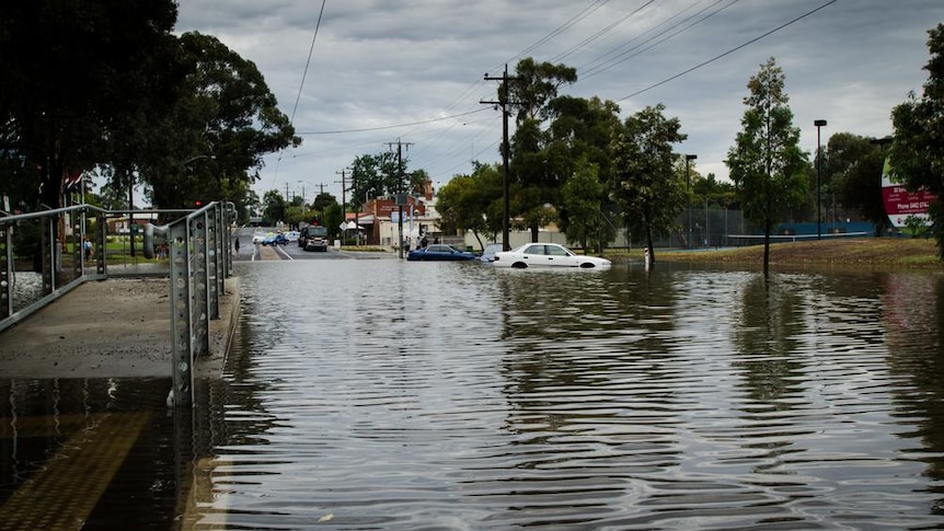 Bendigo flooding as seen from Nolan Street.