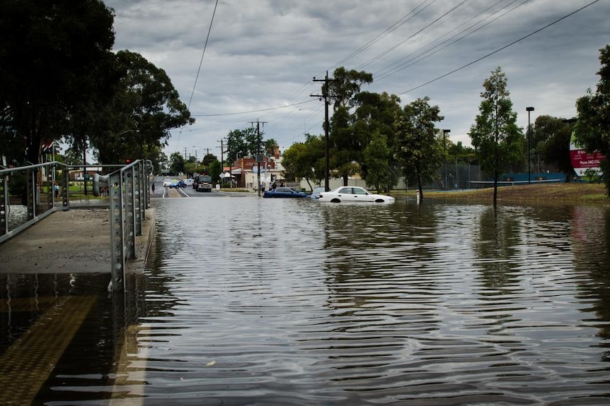 Bendigo flooding as seen from Nolan Street.