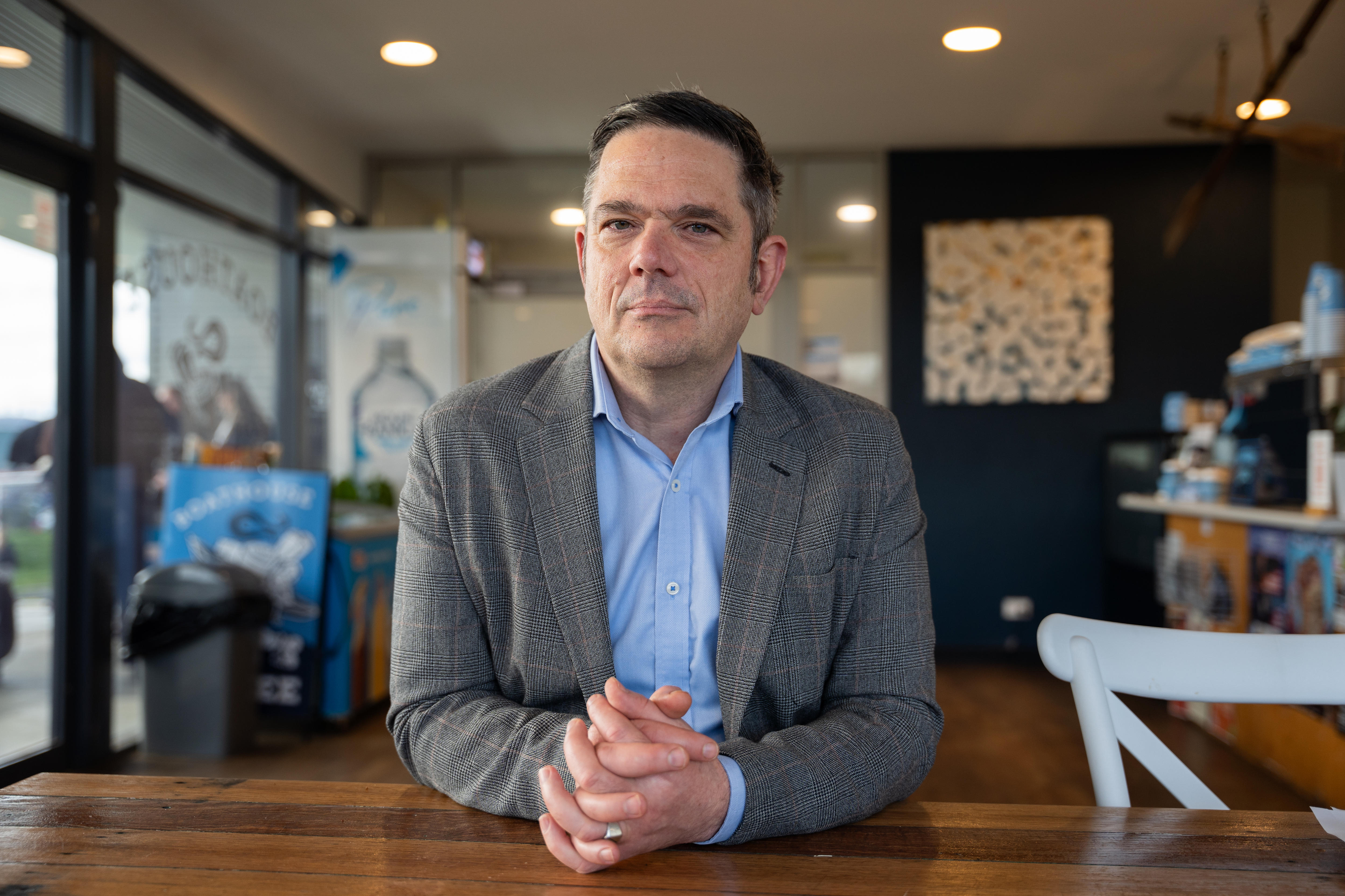 Michael Perusco em um workshop dos Serviços Nacionais para Deficientes.