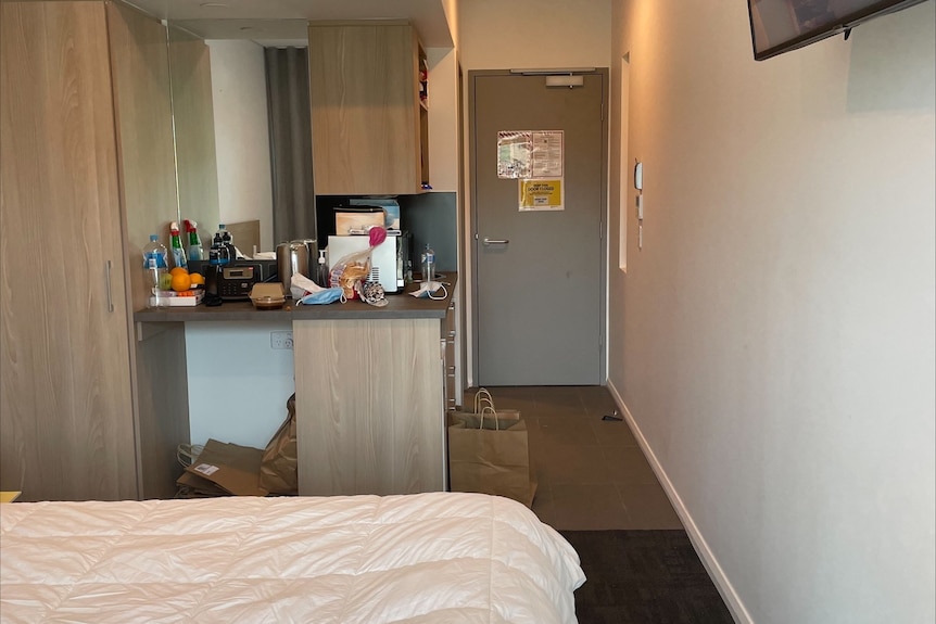 A room inside an Adelaide media hotel for COVID patients.