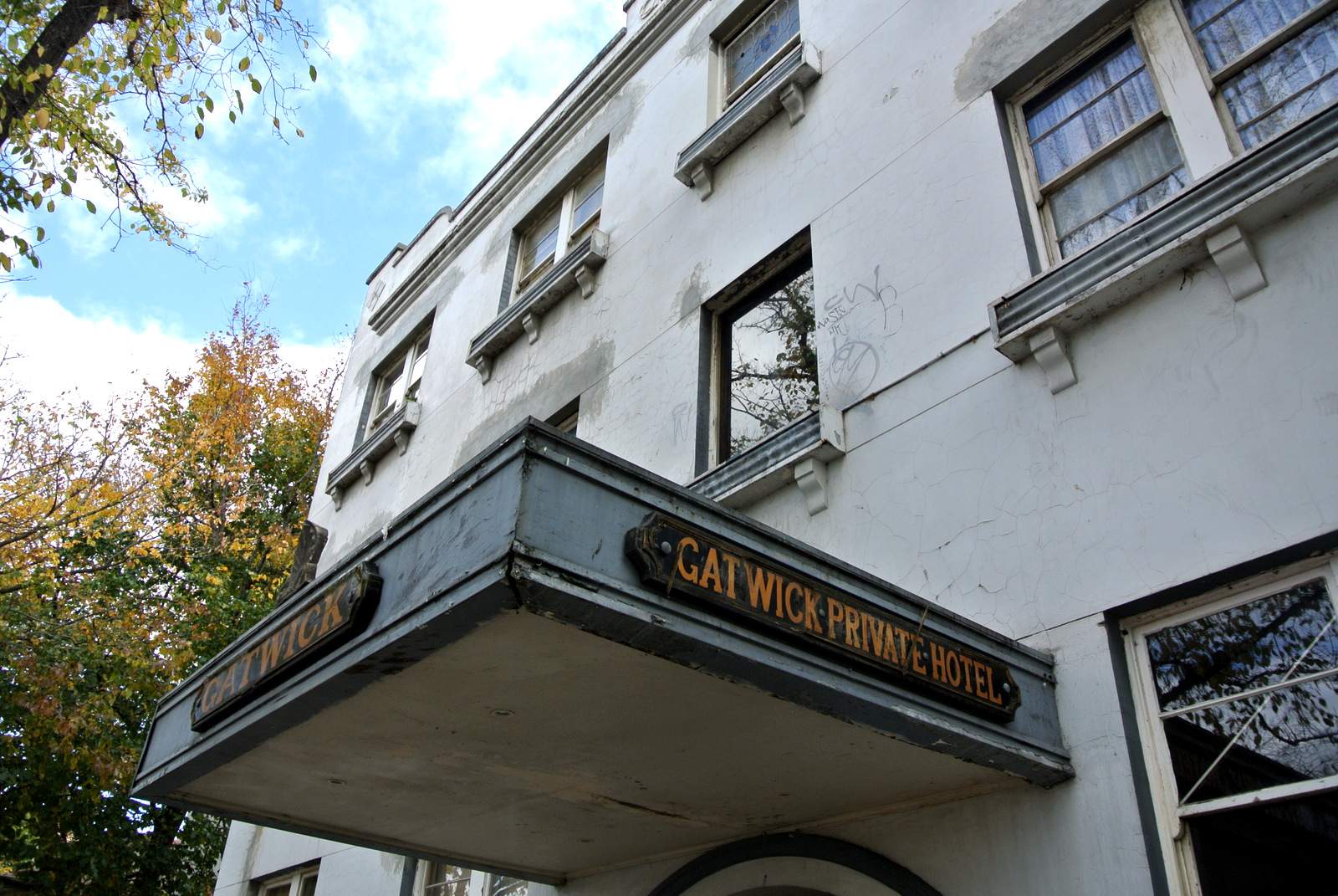 The Gatwick Hotel closes after 80 years ABC listen