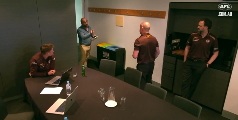 AFL trade period quick hits: Zach Merrett's agent fumes, clubs feud over Callum Ah Chee deal and Charlie Curnow gets his move - ABC News