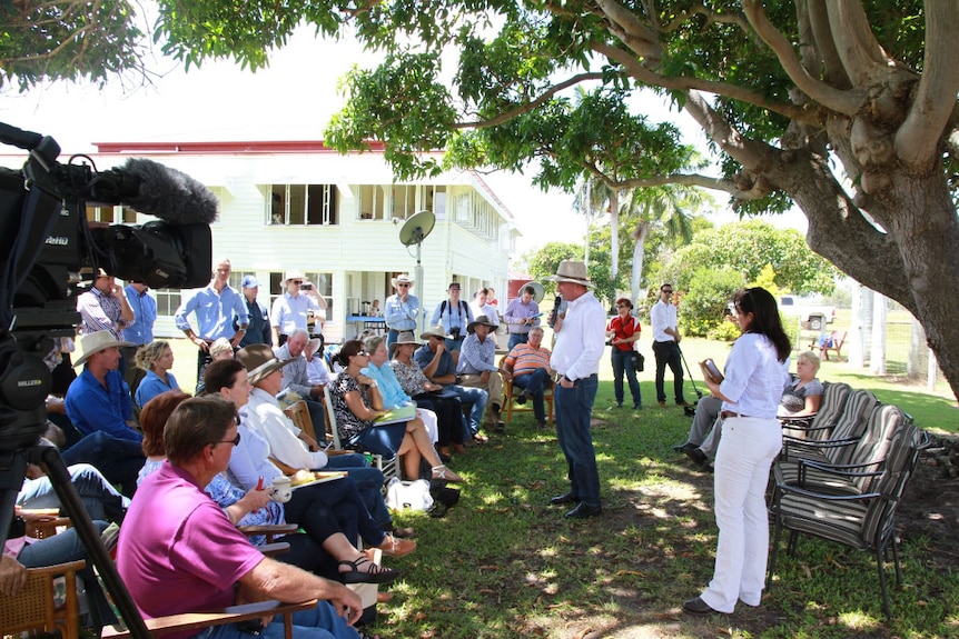 Deputy Prime Minister and Agriculture Minister Barnaby Joyce talks to graziers at Stanage Bay