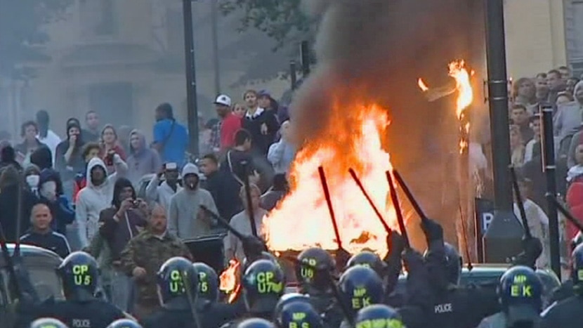 Violent riots spread across London