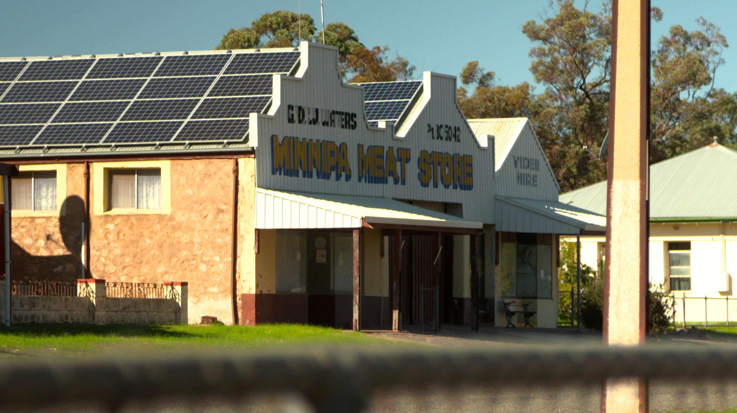 A building with Minnipa Meat Store painted on the front