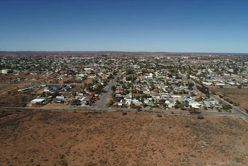An aerial photo of the town of Broken Hill.