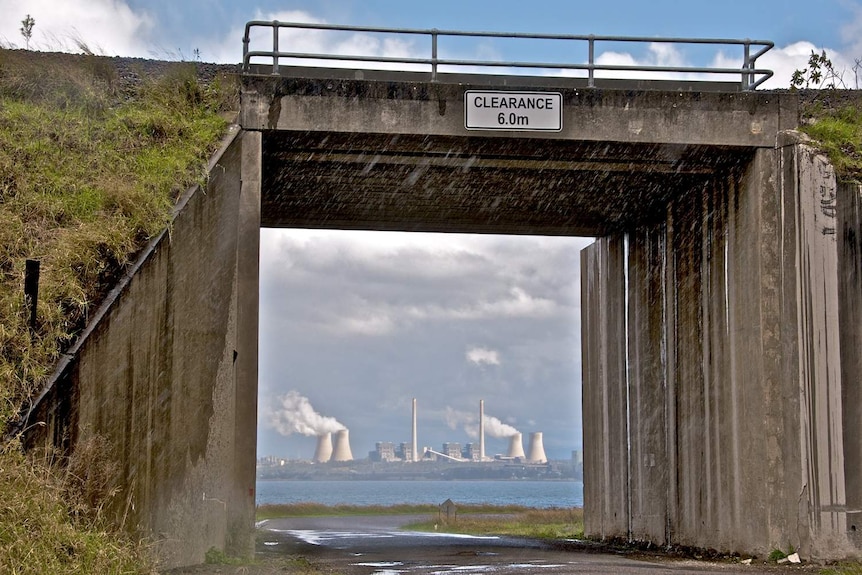 Bayswater power station as seen from afar.