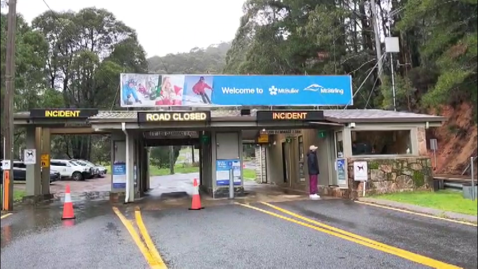 The entrance gate to Mount Buller with road closed signs