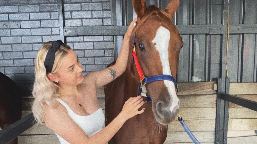 18yo jockey in induced coma after Kalgoorlie racecourse fall