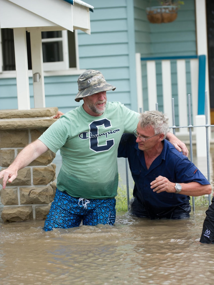 Yeronga residents evacuate from Brisbane floods