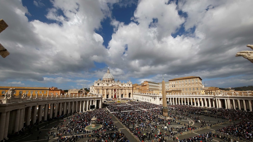 An aerial shot of the crowd in St Peter's square