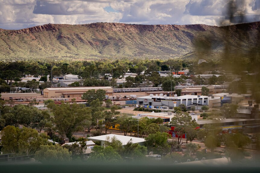 Alice Springs town with mountain rangers behind 