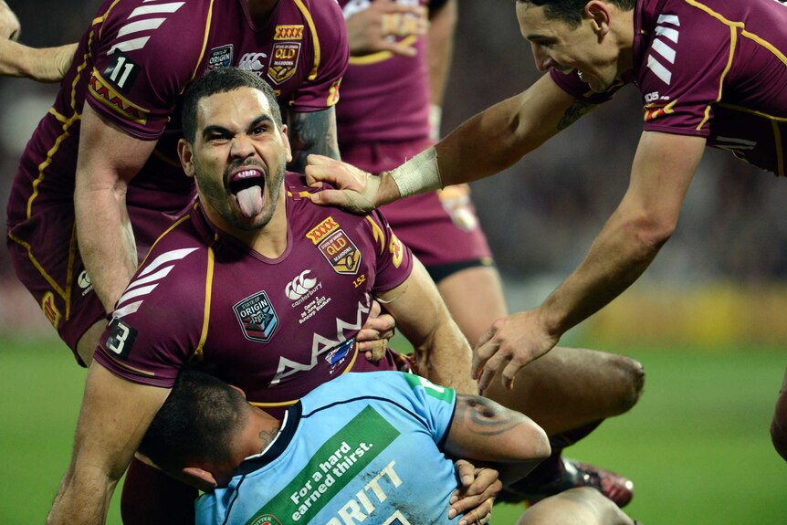 Inglis scores to put Queensland further ahead