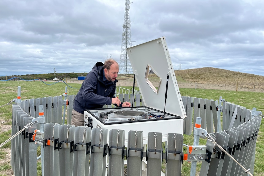 Heath Powers at the Kennaook_Cape Grime baseline air monitoring station 2024-04-22 10:04:00