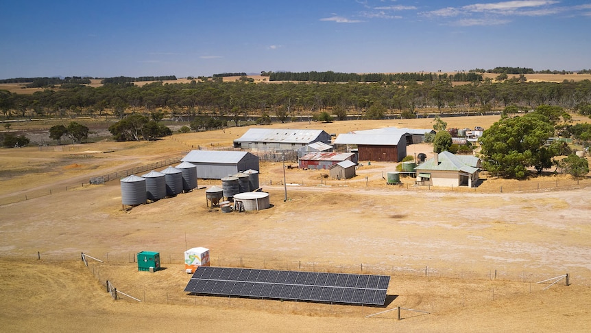 Devastating summer bushfires torched the power poles and knocked Craig Poultney's farm off-grid, but there's a silver lining: the solar pane