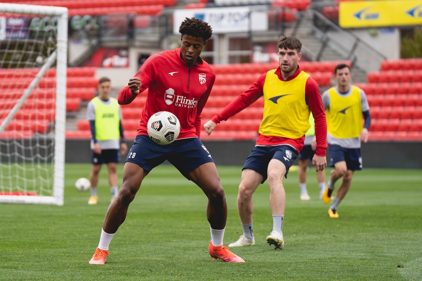 Kusini Yengi, Adelaide United forward