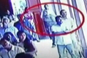 Video CCTV dari seorang pelaku bom bunuh diri