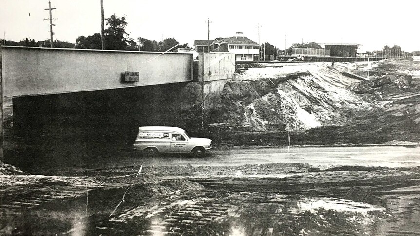 Black and white image of Bayswater rail bridge in 1969