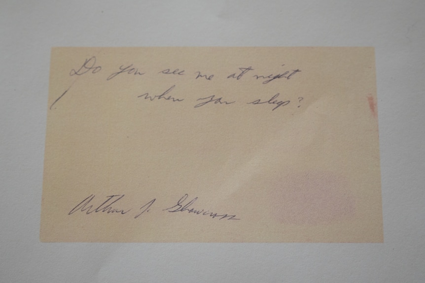A note from American serial killer Arthur J Shawcross which reads "Do you see me at night when you sleep".