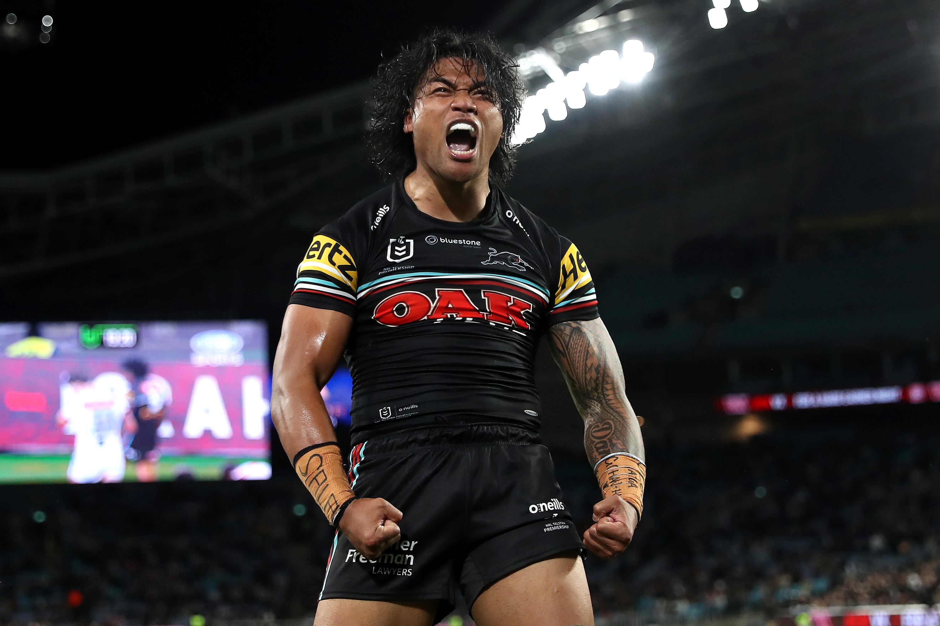Penrith Panthers thrash the Melbourne Storm to rea